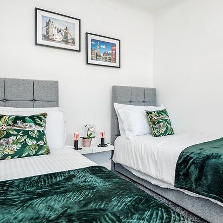 Heathrow 2-Bedroom Maisonette With Parking West Drayton  Exterior foto