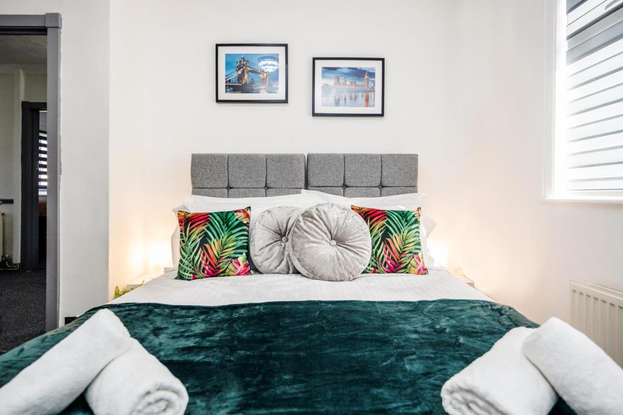 Heathrow 2-Bedroom Maisonette With Parking West Drayton  Exterior foto