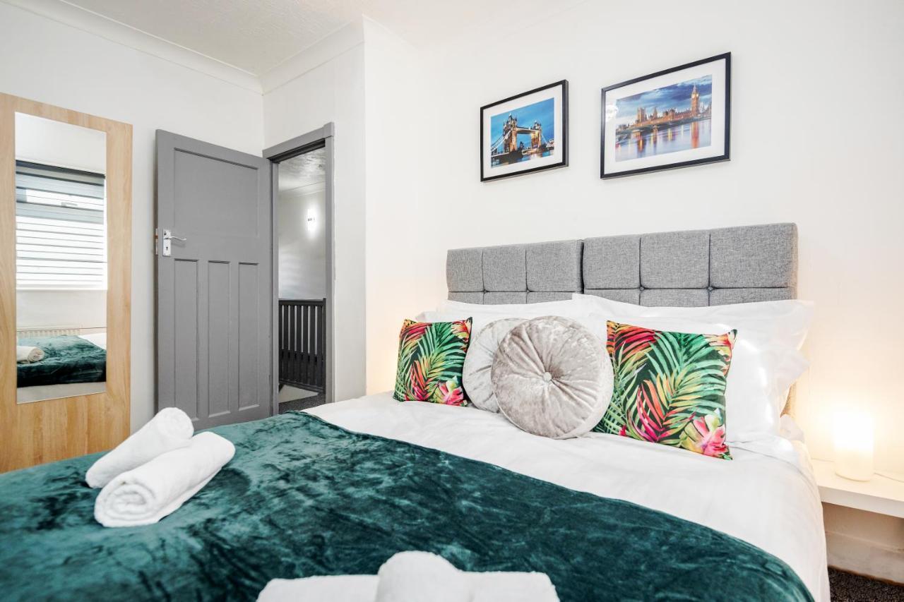 Heathrow 2-Bedroom Maisonette With Parking West Drayton  Exterior foto