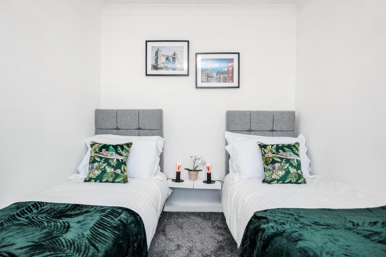 Heathrow 2-Bedroom Maisonette With Parking West Drayton  Exterior foto