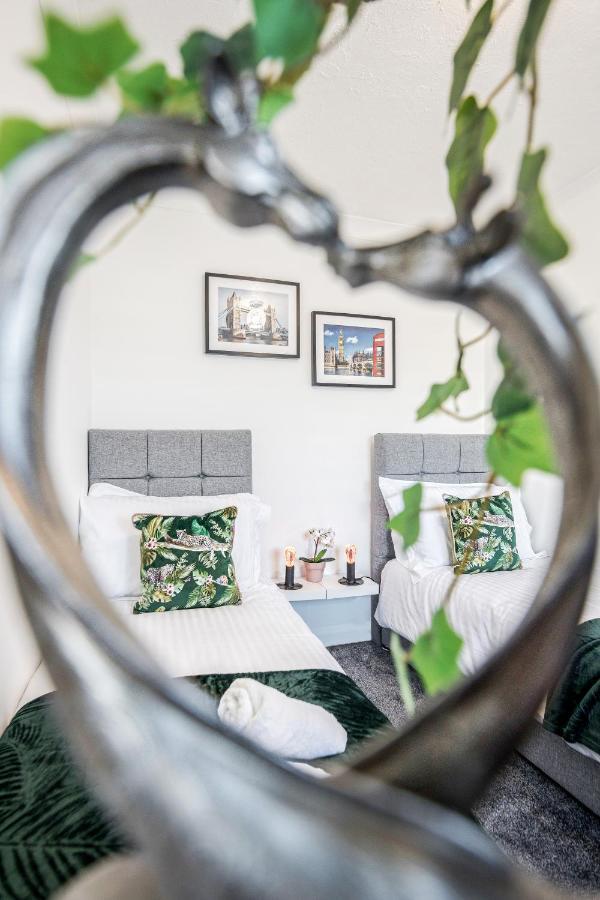 Heathrow 2-Bedroom Maisonette With Parking West Drayton  Exterior foto
