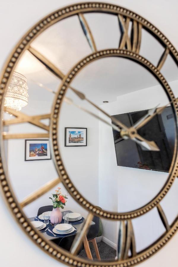 Heathrow 2-Bedroom Maisonette With Parking West Drayton  Exterior foto