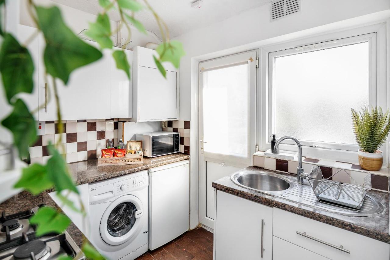 Heathrow 2-Bedroom Maisonette With Parking West Drayton  Exterior foto
