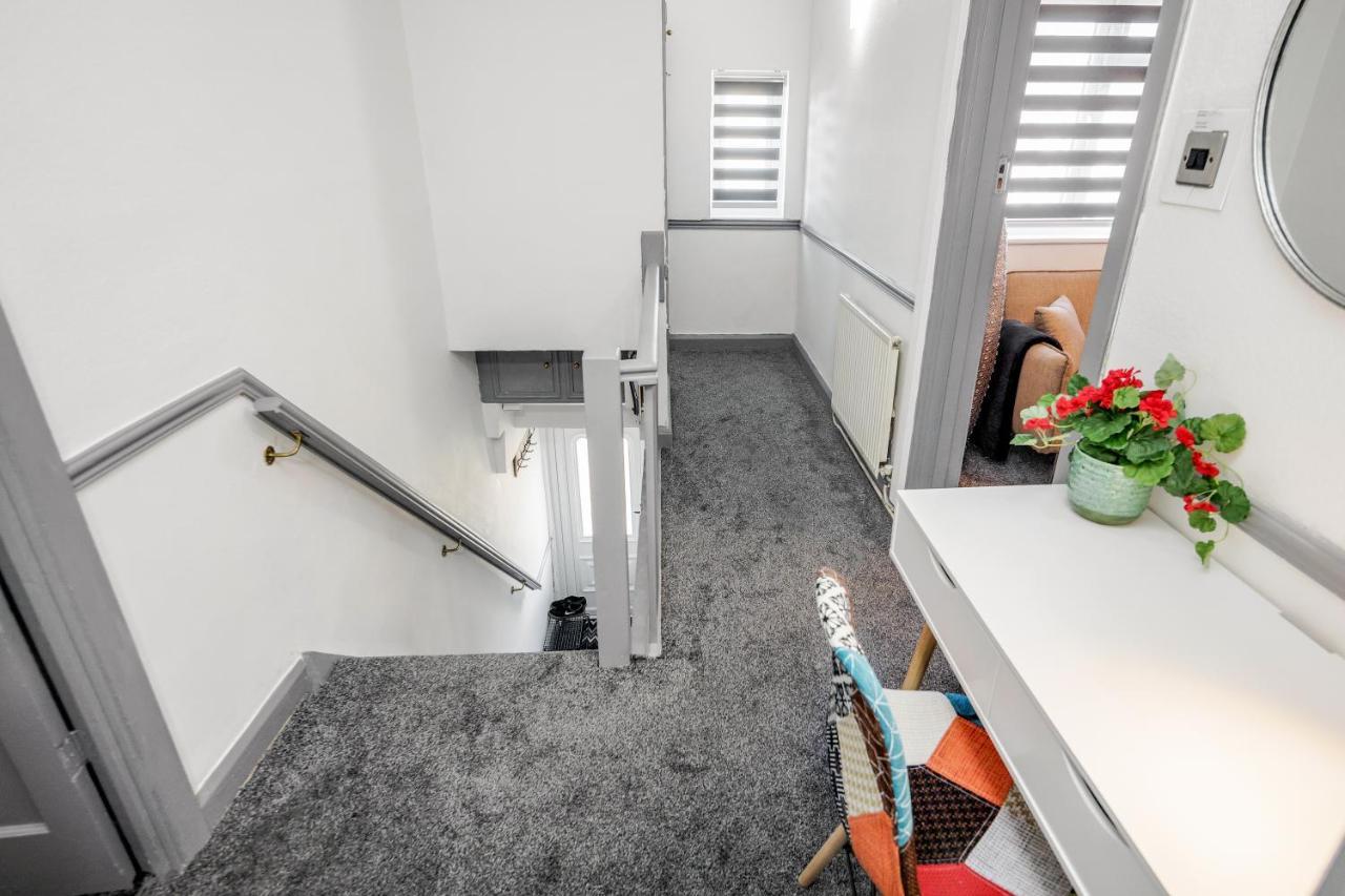 Heathrow 2-Bedroom Maisonette With Parking West Drayton  Exterior foto
