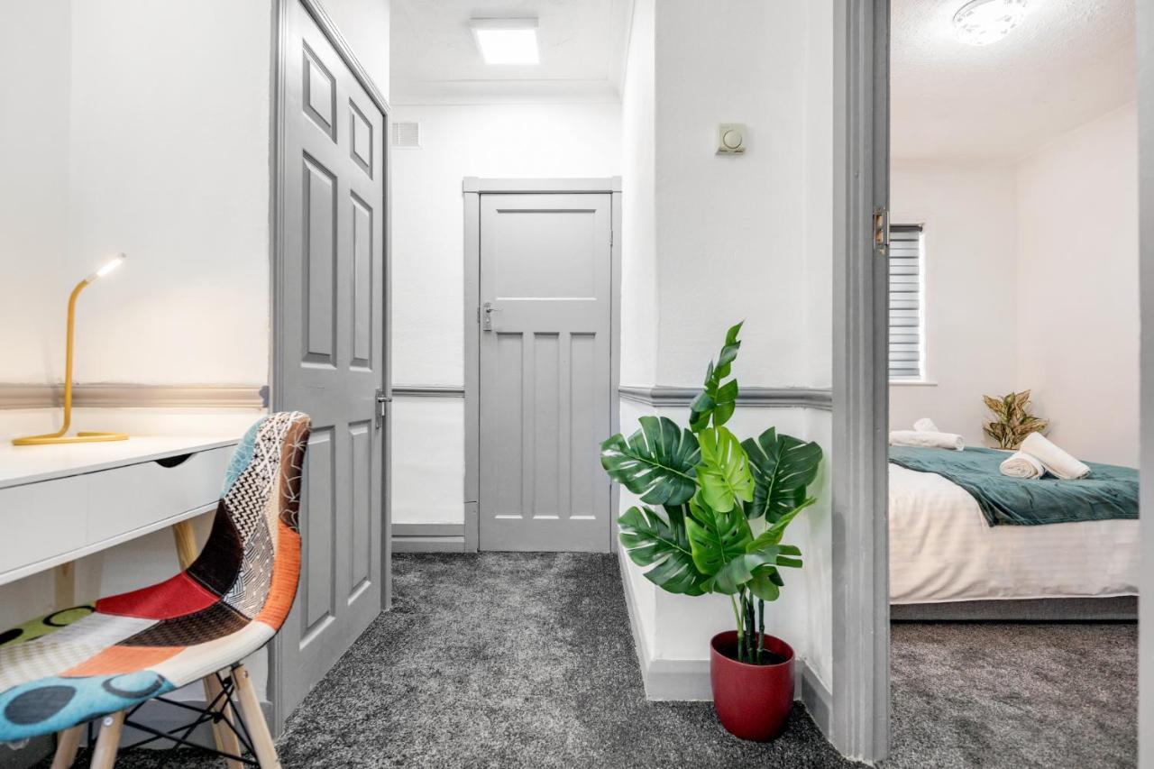Heathrow 2-Bedroom Maisonette With Parking West Drayton  Exterior foto