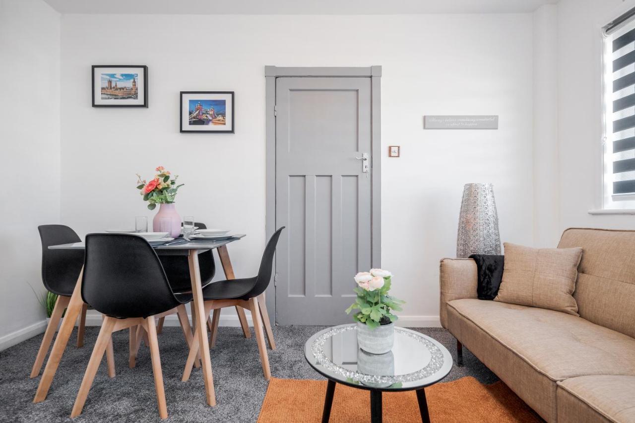 Heathrow 2-Bedroom Maisonette With Parking West Drayton  Exterior foto